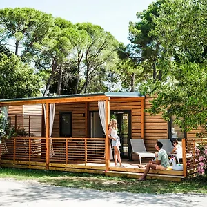 zaton-holiday-resort-mobile-homes-glamping-tents.hotelinzadar.com/