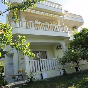 apartments-roko-kastela.hotels-in-trogir.com/