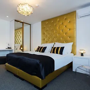 B Gold Luxury Bed & Breakfast