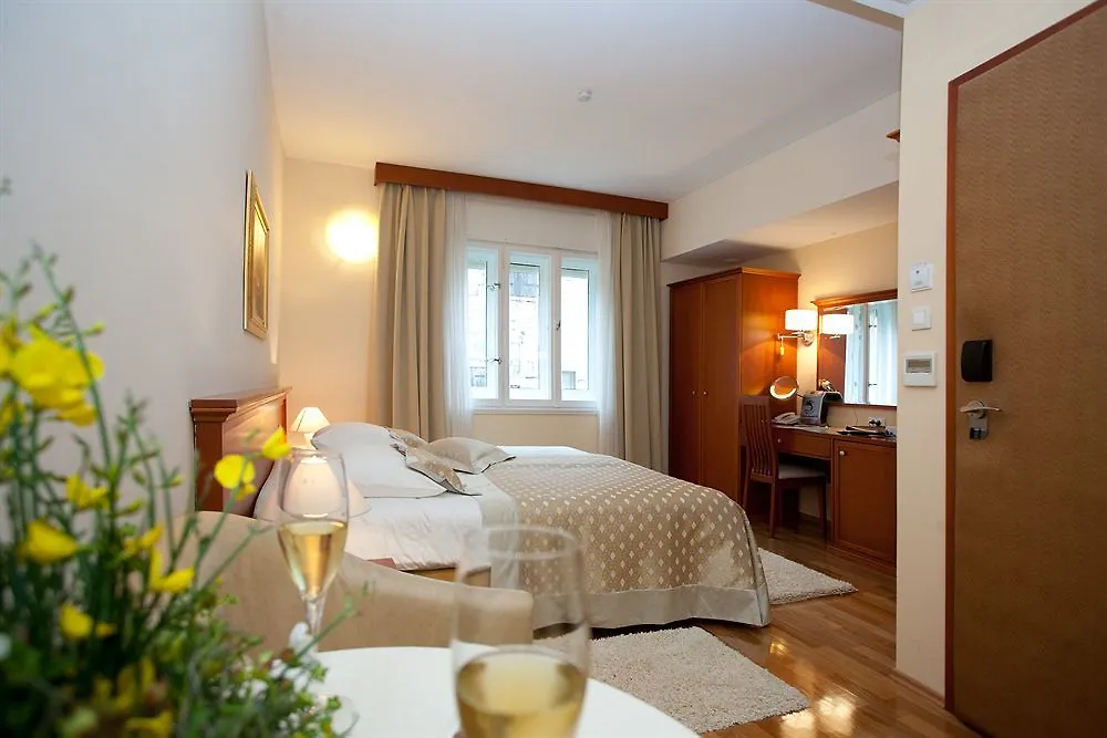 ספליט Royal Suites לינה וארוחת בוקר